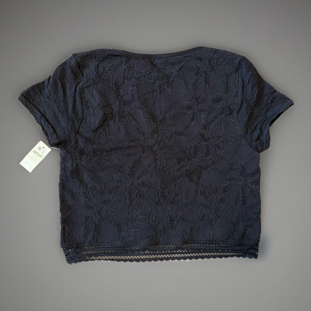 NWT Aerie Superchill Floral Lace Crop Top Black Women's Size Medium - Picture 2 of 9
